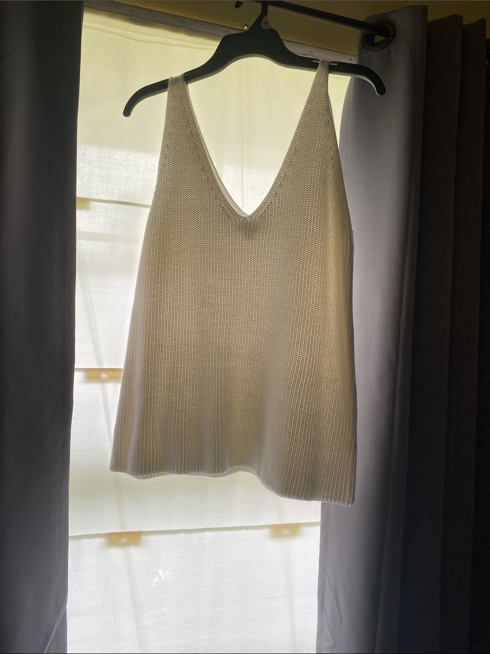 Sleeveless V-Neck Knit Tank Top - White
